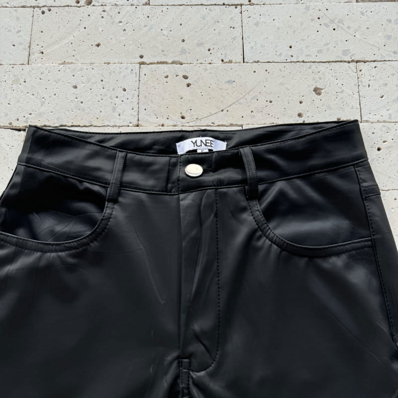 Calça Resinada 